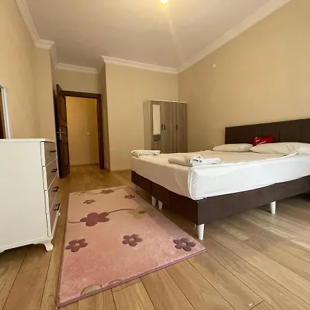 Select Two Bedroom With Pool Kitchen アパート *