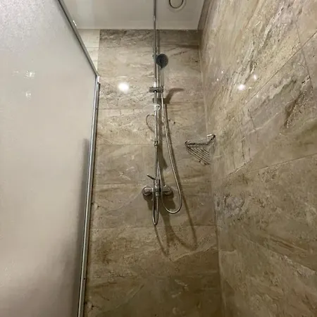 Select Two Bedroom With Pool Kitchen شقة