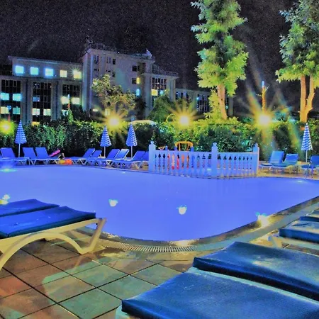 Select Two Bedroom With Pool Kitchen * ألانيا