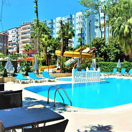 Select Two Bedroom With Pool Kitchen ألانيا